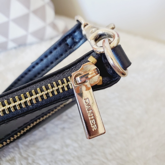 Danier Genuine Leather Python Black Wristlet - Picture 4 of 7